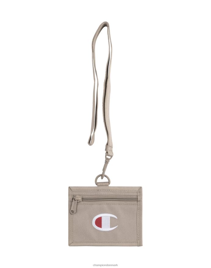 Champion livline lanyard pose V6J66857 kaki