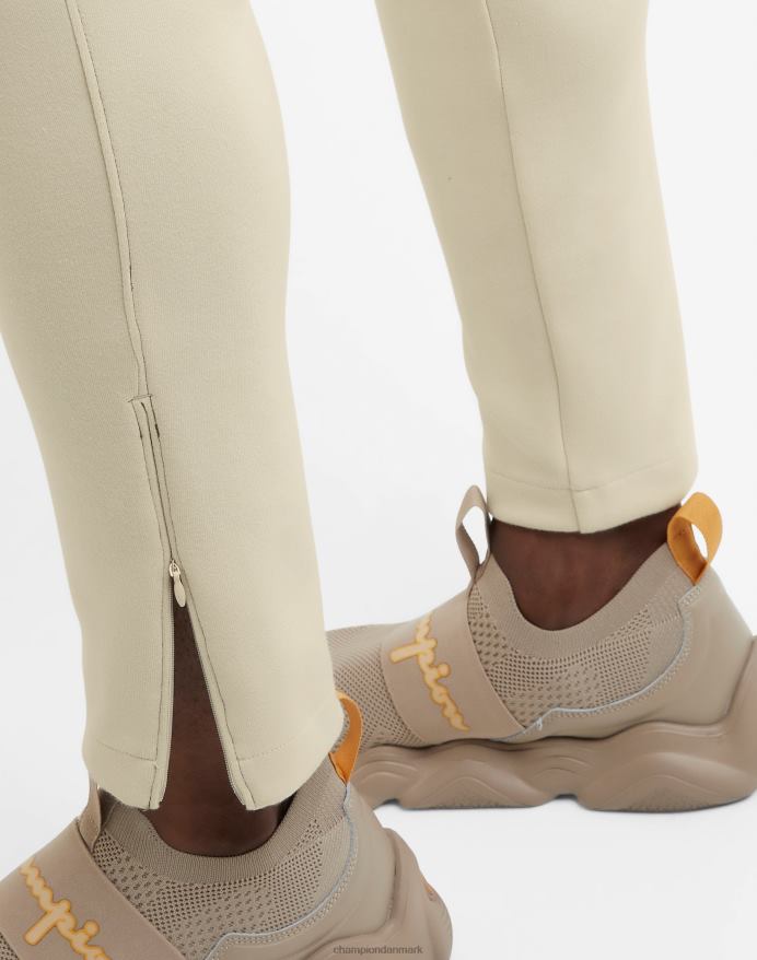 Champion flex colorblock bukser c patch 29 V6J66210 cargo oliven/hvid/frisk tan