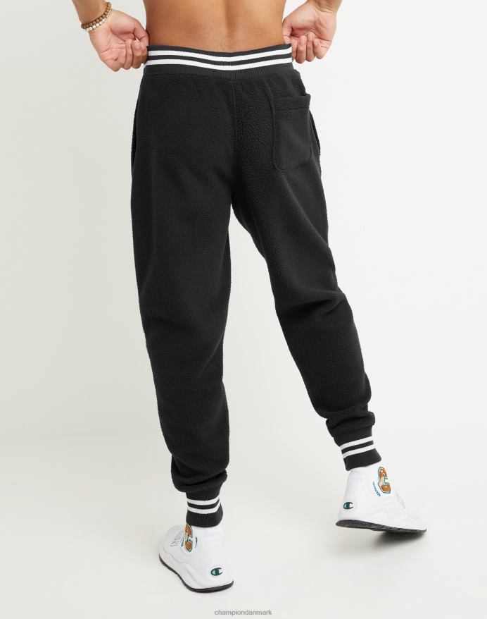 Champion højluvet fleece joggers broderet c logo 30.5 V6J66287 sort