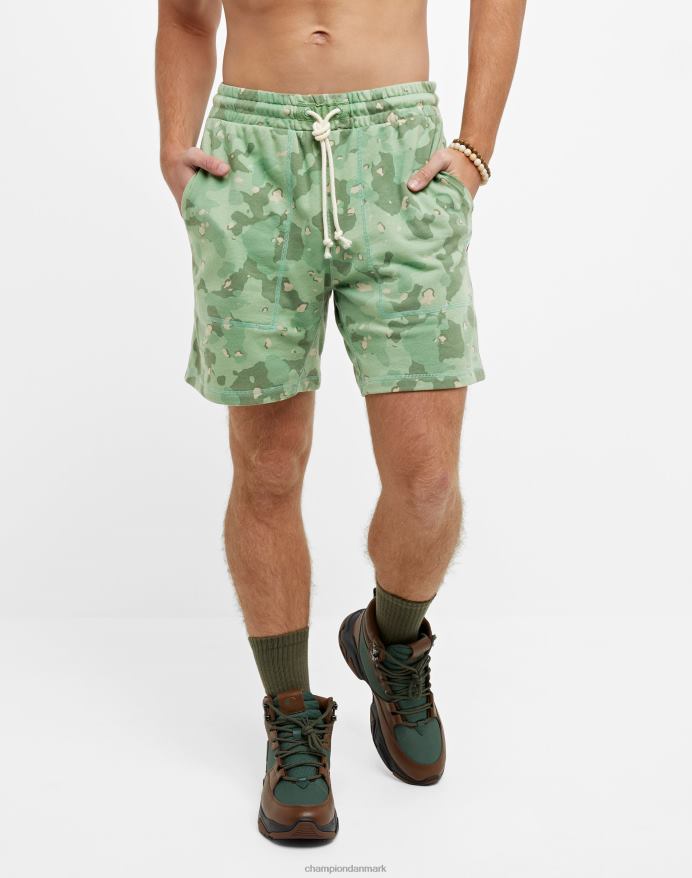 Champion global explorer franske frottéshorts over hele camo print 7 V6J66373 cc camo alt om oliven