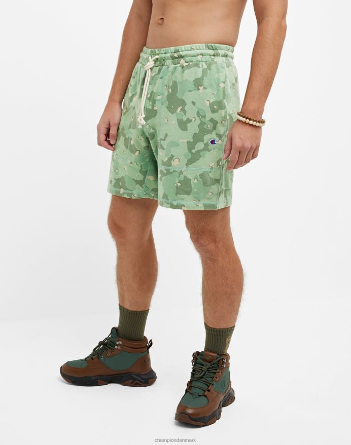 Champion global explorer franske frottéshorts over hele camo print 7 V6J66373 cc camo alt om oliven