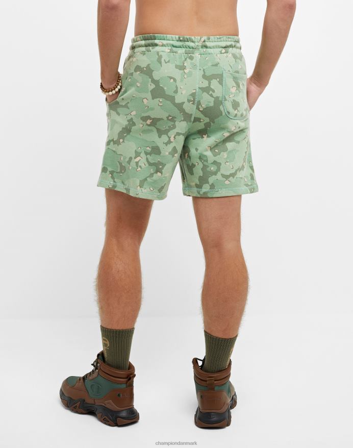 Champion global explorer franske frottéshorts over hele camo print 7 V6J66373 cc camo alt om oliven