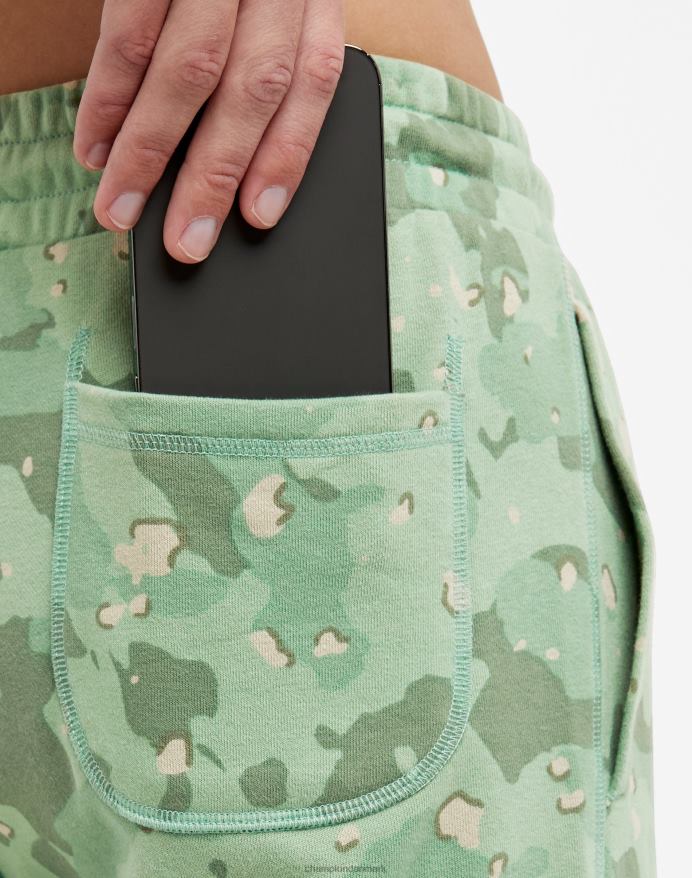 Champion global explorer franske frottéshorts over hele camo print 7 V6J66373 cc camo alt om oliven