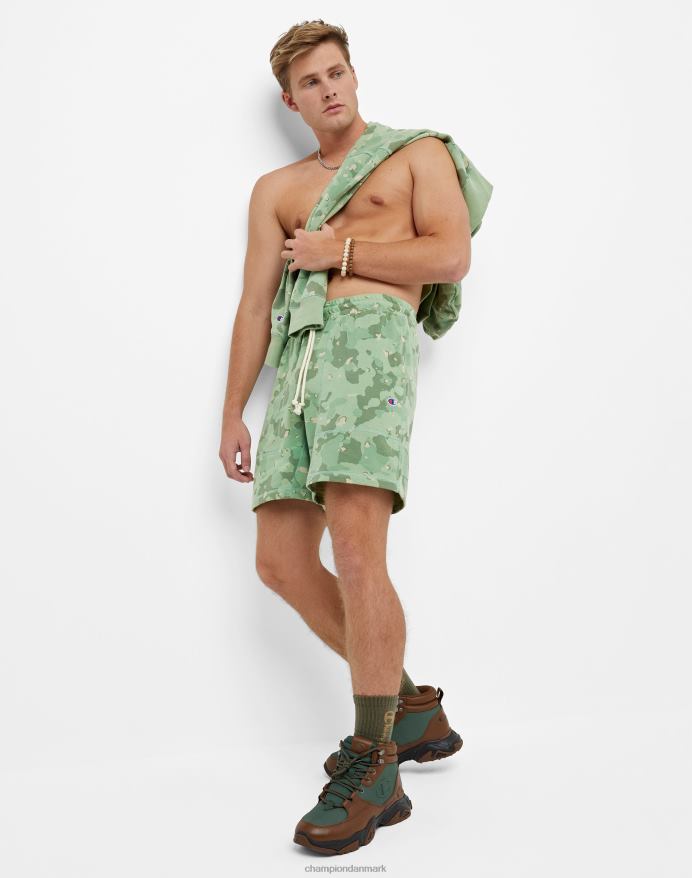 Champion global explorer franske frottéshorts over hele camo print 7 V6J66373 cc camo alt om oliven