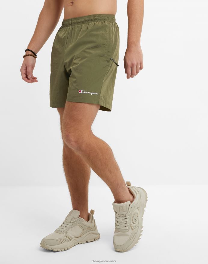 Champion nylon opvarmningsshorts med mesh-foring script-logo 6 V6J66427 fragt oliven