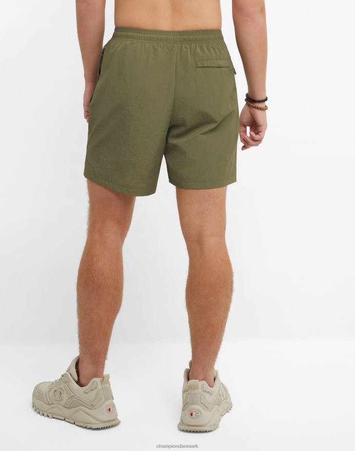 Champion nylon opvarmningsshorts med mesh-foring script-logo 6 V6J66427 fragt oliven